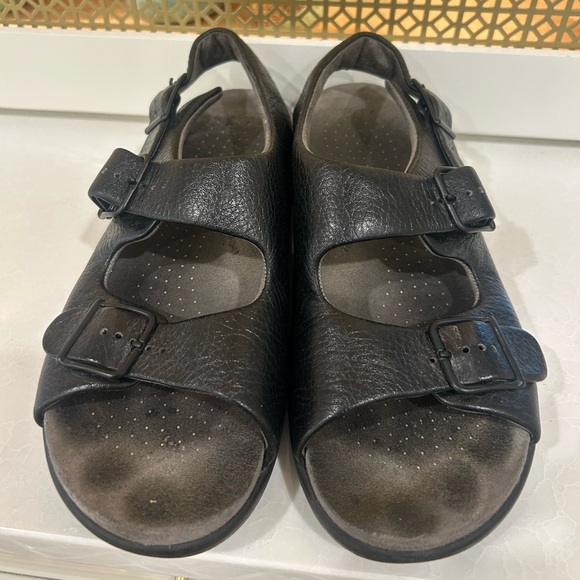 SAS Black Leather Buckle Sandals 8.5 N - Picture 7 of 7